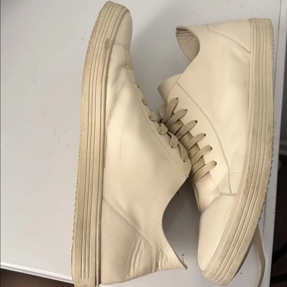 Rick Owens questions leave